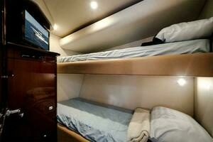 2012 Sea Ray 610 Sundancer thumbnail 43