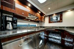 2012 Sea Ray 610 Sundancer thumbnail 30