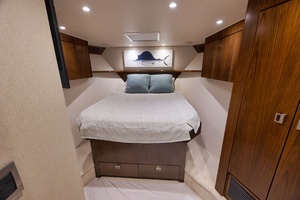 2015 Viking Enclosed Bridge thumbnail 41
