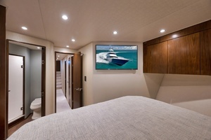 2015 Viking Enclosed Bridge thumbnail 42