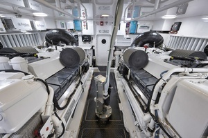 2015 Viking Enclosed Bridge thumbnail 53
