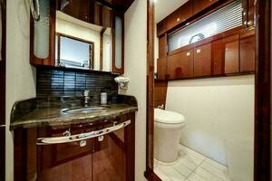 2012 Sea Ray 610 Sundancer thumbnail 37