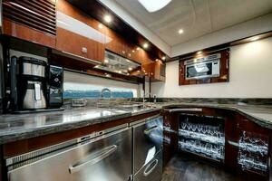 2012 Sea Ray 610 Sundancer thumbnail 30