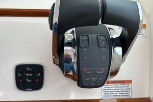 2020 Hunt Yachts Surfhunter 32 thumbnail 10