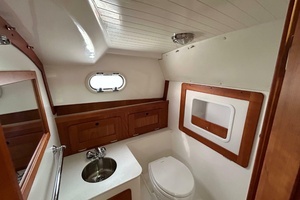 2020 Hunt Yachts Surfhunter 32 thumbnail 25