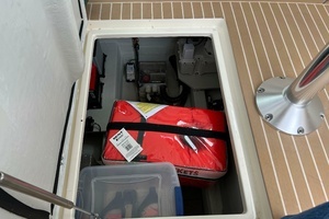 2020 Hunt Yachts Surfhunter 32 thumbnail 21