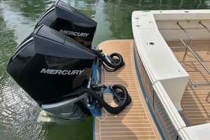 2020 Hunt Yachts Surfhunter 32 thumbnail 6