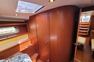 2015 Beneteau Oceanis 45 thumbnail 21