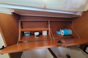 2015 Beneteau Oceanis 45 thumbnail 29