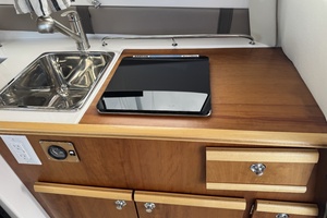 Noor Horizons 24ft Cutwater Yacht For Sale