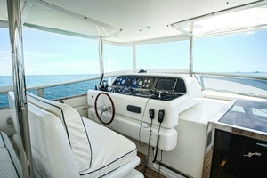 2005 Falcon Falcon 102 Flybridge thumbnail 25
