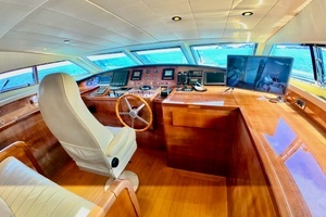 2005 Falcon Falcon 102 Flybridge thumbnail 23