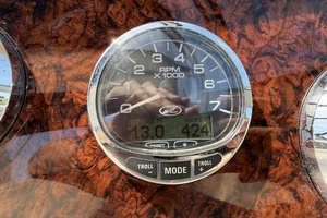 IN A MEETING 32ft Sea Ray Yacht For Sale