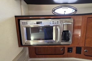 IN A MEETING 32ft Sea Ray Yacht For Sale