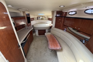 IN A MEETING 32ft Sea Ray Yacht For Sale