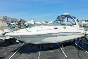 IN A MEETING 32ft Sea Ray Yacht For Sale