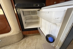 IN A MEETING 32ft Sea Ray Yacht For Sale