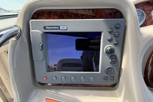 IN A MEETING 32ft Sea Ray Yacht For Sale