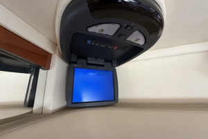 IN A MEETING 32ft Sea Ray Yacht For Sale