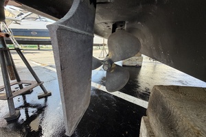 IN A MEETING 32ft Sea Ray Yacht For Sale