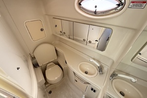 IN A MEETING 32ft Sea Ray Yacht For Sale