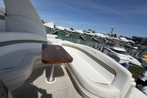 IN A MEETING 32ft Sea Ray Yacht For Sale