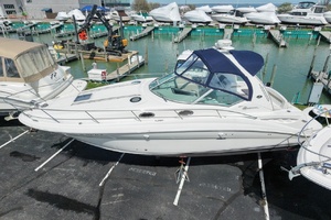 IN A MEETING 32ft Sea Ray Yacht For Sale