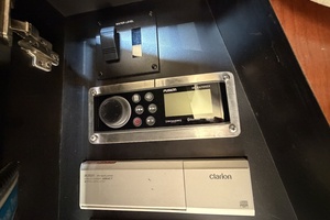 IN A MEETING 32ft Sea Ray Yacht For Sale