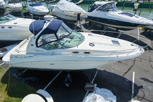 IN A MEETING 32ft Sea Ray Yacht For Sale