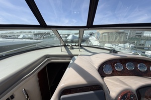 IN A MEETING 32ft Sea Ray Yacht For Sale