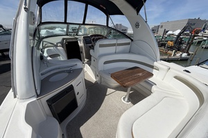 IN A MEETING 32ft Sea Ray Yacht For Sale