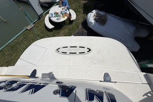 IN A MEETING 32ft Sea Ray Yacht For Sale