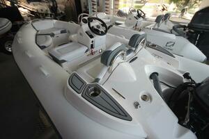 2026 Zodiac Yachtline 440 DL NEO