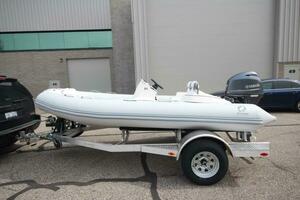 2026 Zodiac Yachtline 440 DL NEO