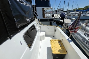 Gallivanting 40ft Bayliner Yacht For Sale