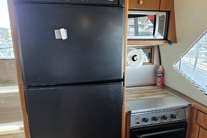 Gallivanting 40ft Bayliner Yacht For Sale