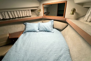 Gallivanting 40ft Bayliner Yacht For Sale