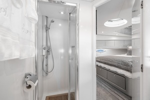 2005 Sunseeker 68 Predator thumbnail 23