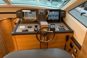 2018 Monte Carlo Yachts MCY 65 thumbnail 47