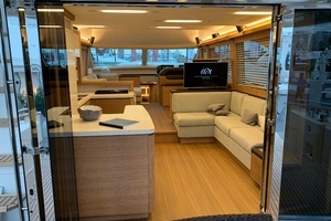 2018 Monte Carlo Yachts MCY 65 thumbnail 38