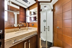 2005 Azimut 105 thumbnail 106