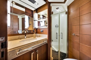 2005 Azimut 105 thumbnail 107