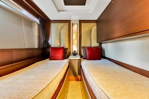 2005 Azimut 105 thumbnail 110