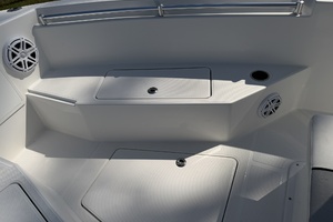 23ft Reef Runner Yacht For Sale