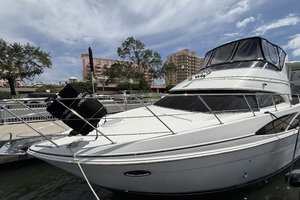Mist Approach 44ft Carver Yacht For Sale