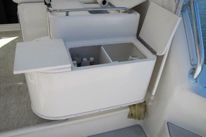 1997 Sea Ray 370 Express Cruiser thumbnail 25