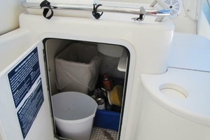 1997 Sea Ray 370 Express Cruiser thumbnail 27