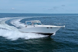 1997 Sea Ray 370 Express Cruiser thumbnail 7