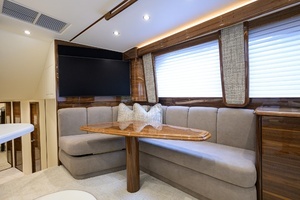 2024 Viking 54 Convertible thumbnail 6