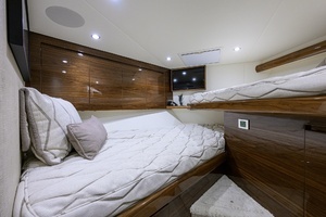 2024 Viking 54 Convertible thumbnail 20